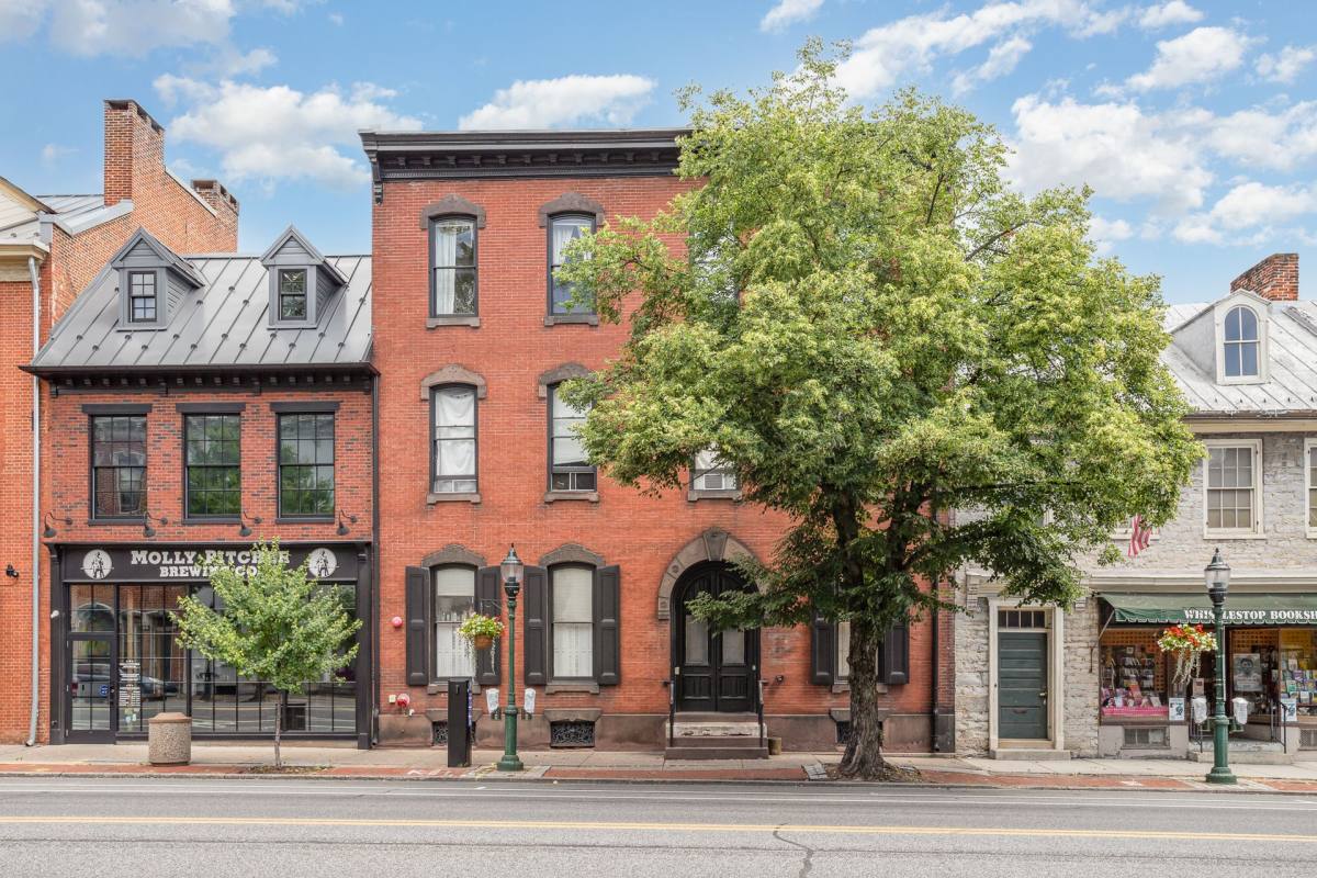 Apartment for rent at 133 W High St, Carlisle, PA 17013