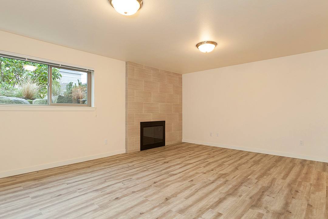 Apartment for rent at 7522 24th Ave NW, Seattle, WA 98117