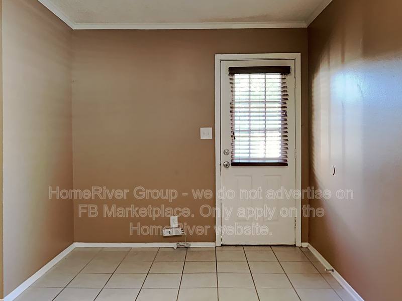Townhouse for rent at 106 N McKown Ave, Sherman, TX 75092