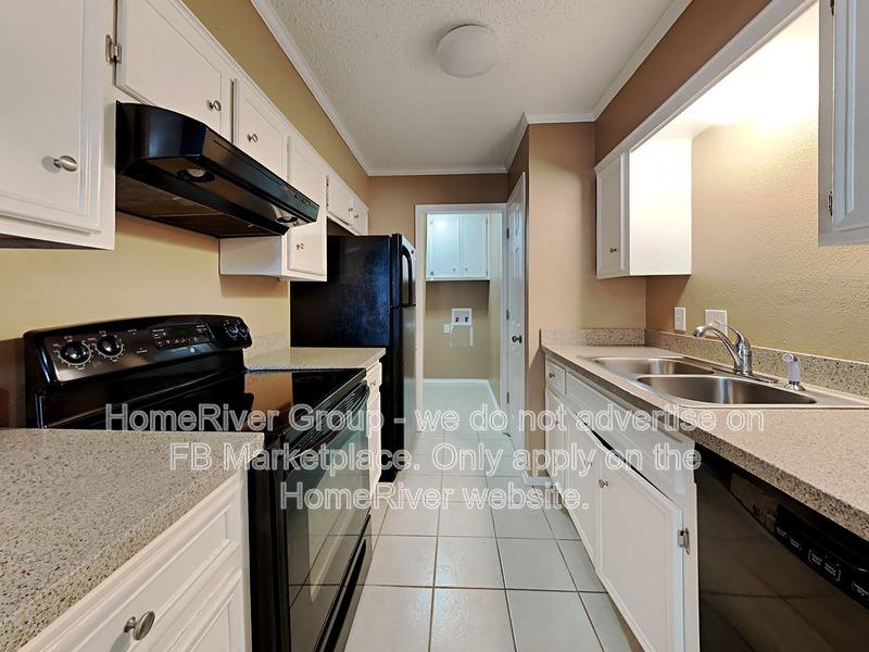 Townhouse for rent at 106 N McKown Ave, Sherman, TX 75092