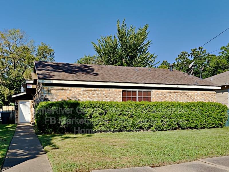 Townhouse for rent at 106 N McKown Ave, Sherman, TX 75092