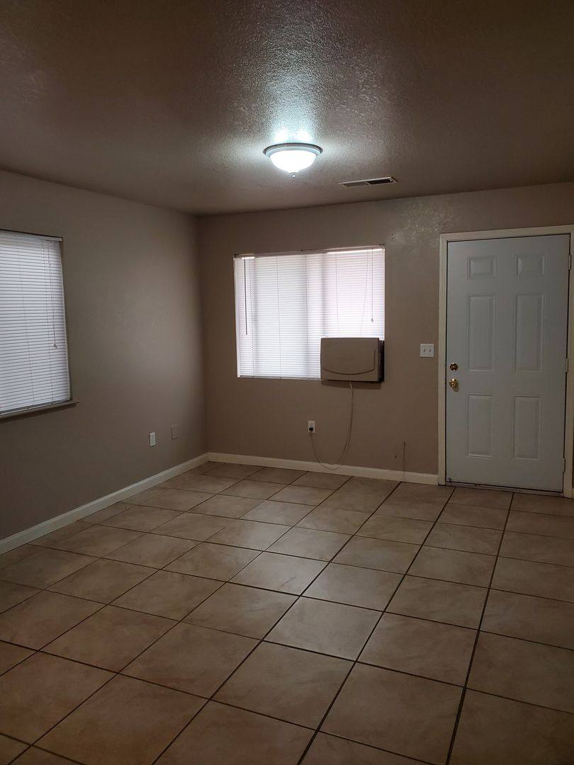 Apartment for rent at 668 Anchor Ave, Orange Cove, CA 93646