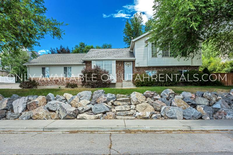 House for rent at 1437 E Murdock Dr, Pleasant Grove, UT 84062