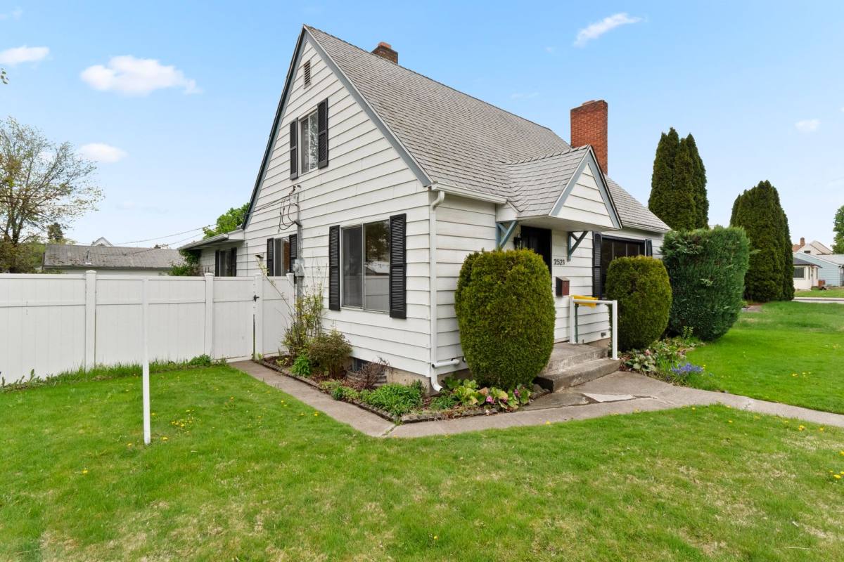 House for rent at 2521 W Sanson, Spokane, WA 99205