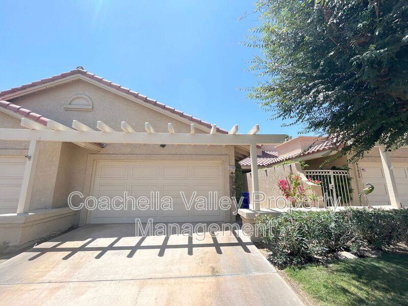 House for rent at 41469 Woodhaven Dr W, Palm Desert, CA 92211