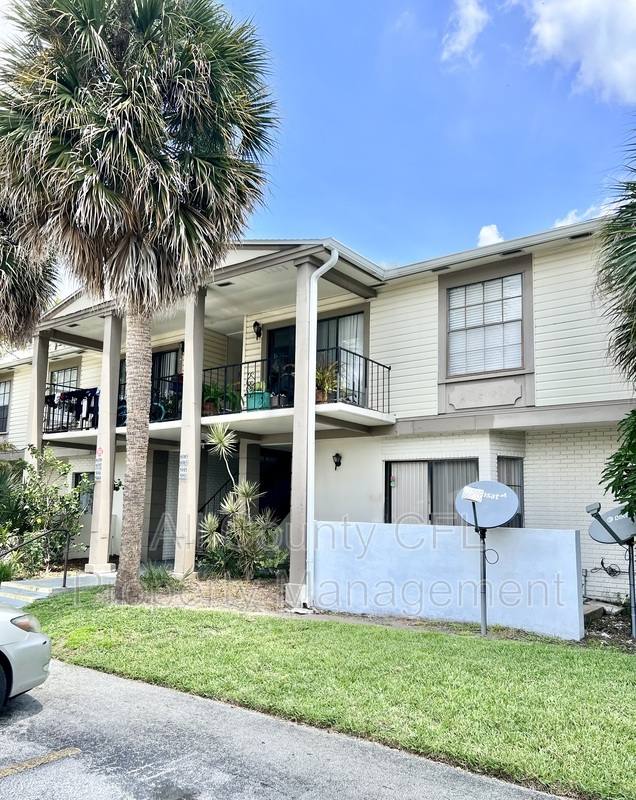Condo for rent at 6065 Village Circle, Orlando, FL 32822