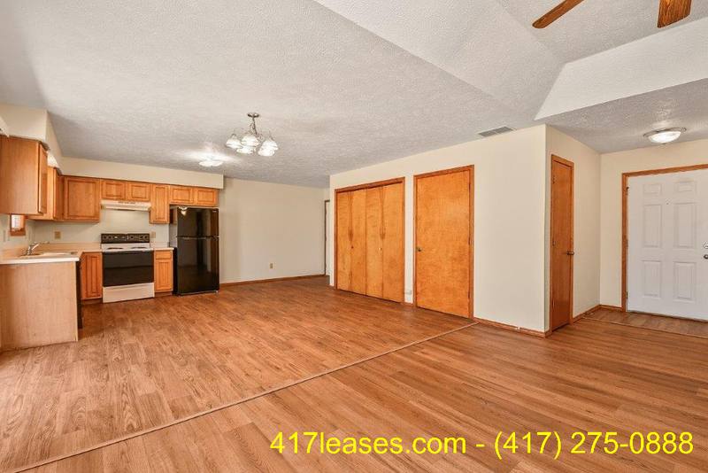 House for rent at 3318 S Valley View Dr, Springfield, MO 65807