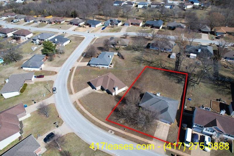 House for rent at 3318 S Valley View Dr, Springfield, MO 65807
