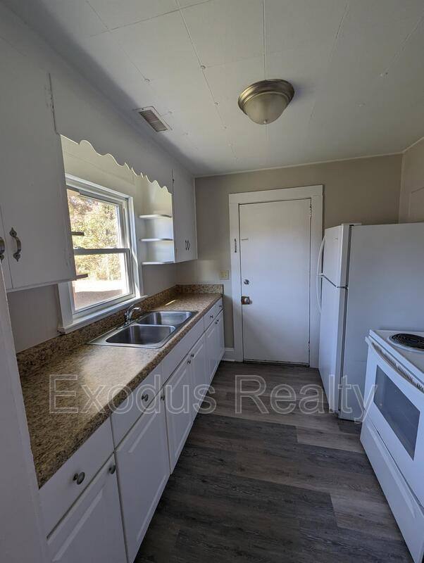 House for rent at 507 Midland Ave, Sanford, NC 27330