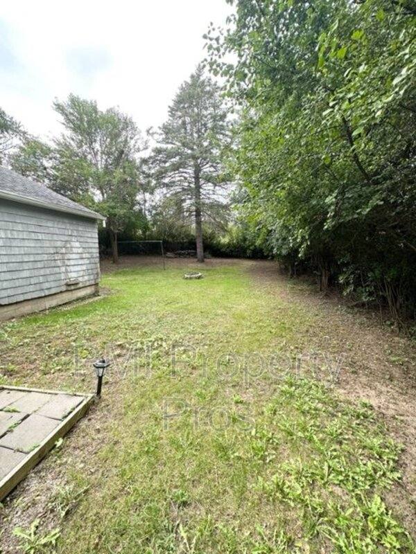 House for rent at 8573 N Granville Rd, Milwaukee, WI 53224