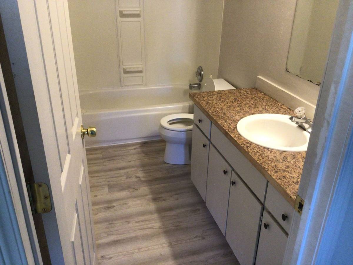 Apartment for rent at 319 NW Greenwood Ave, Redmond, OR 97756
