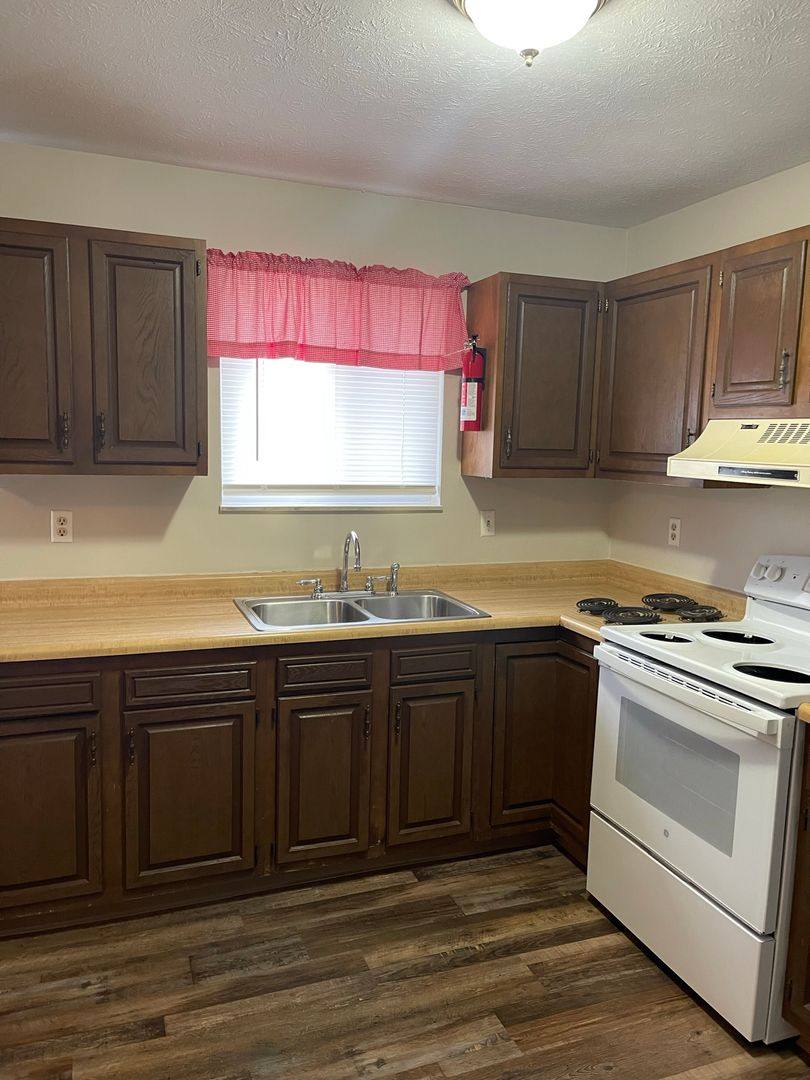 Apartment for rent at 622 Miami Dr, West College Corner, IN 47003