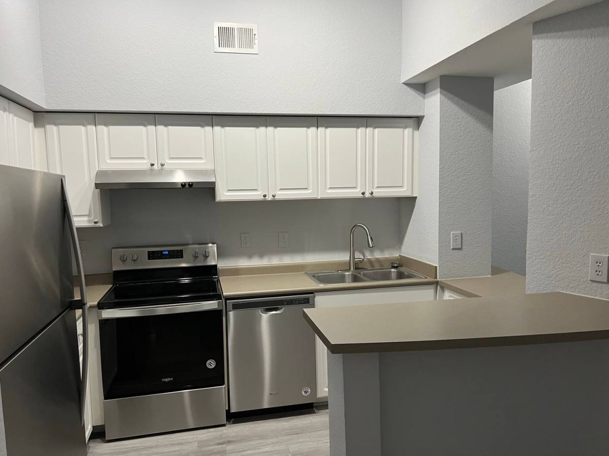 Condo for rent at 402 S Armenia Ave, Tampa, FL 33609