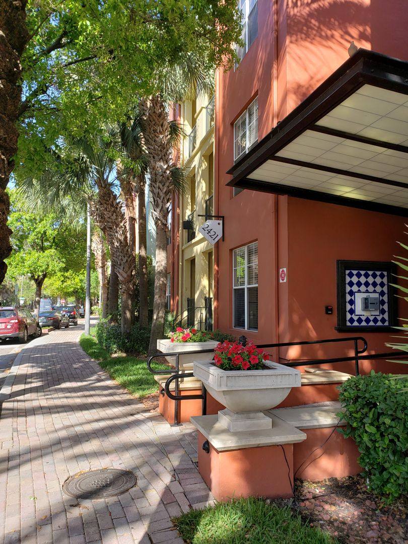 Condo for rent at 402 S Armenia Ave, Tampa, FL 33609