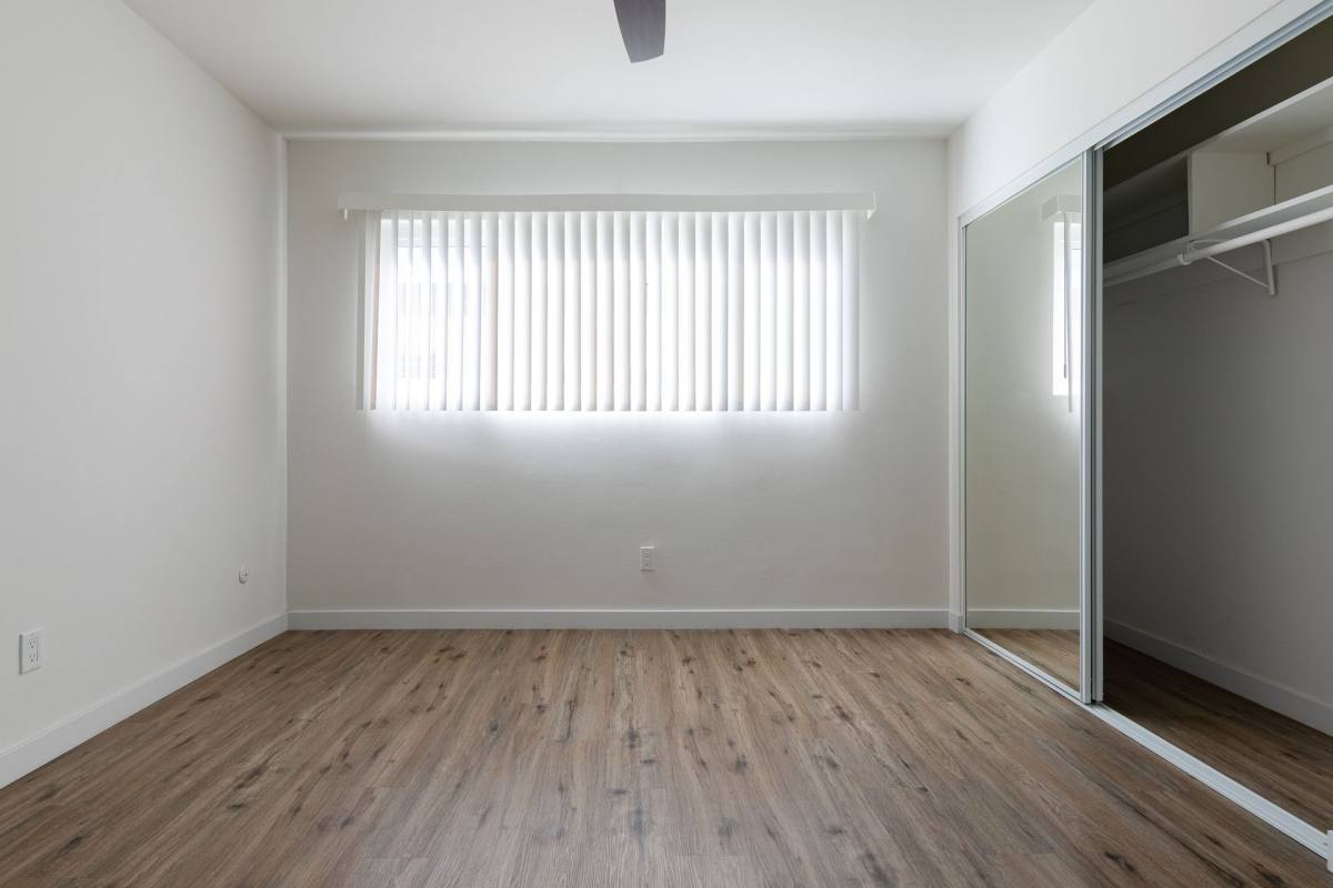 Apartment for rent at 410 & 414 Manhattan Place, Los Angeles, CA 90020