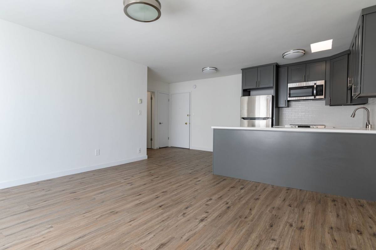 Apartment for rent at 410 & 414 Manhattan Place, Los Angeles, CA 90020