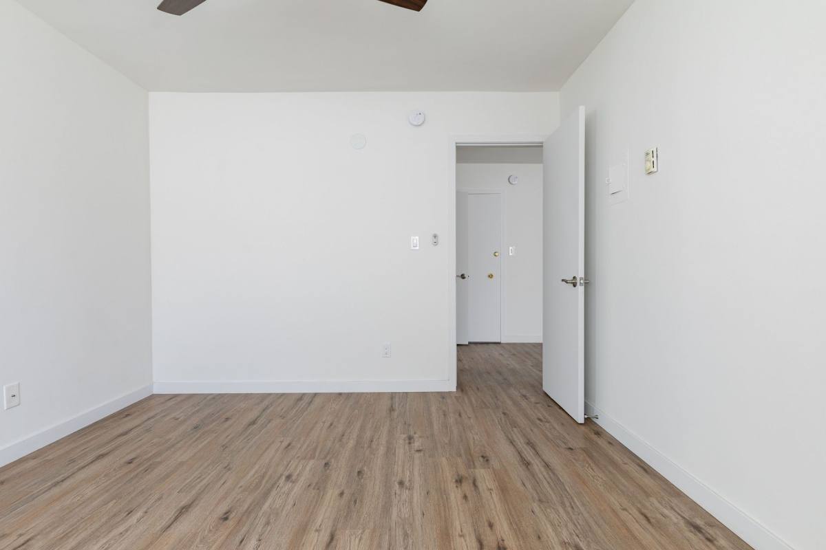 Apartment for rent at 410 & 414 Manhattan Place, Los Angeles, CA 90020