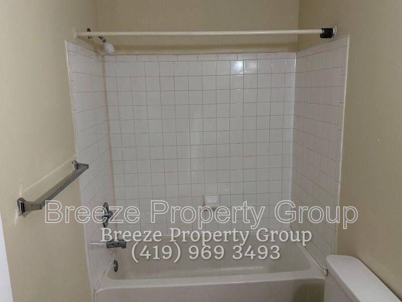 Apartment for rent at 623 Hope St, Lima, OH 45804