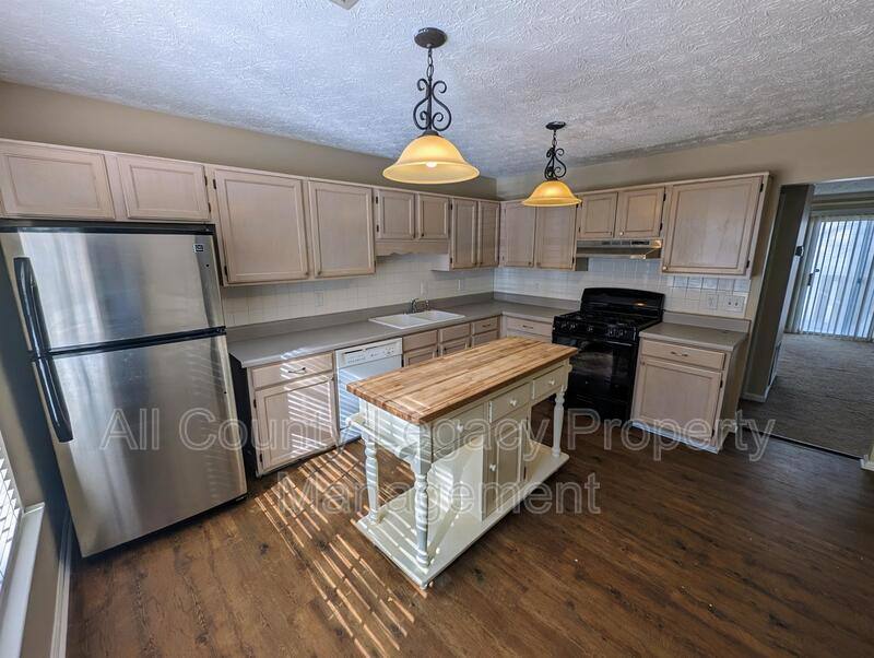 Townhouse for rent at 3757 Meadow Creek Dr, Peachtree Corners, GA 30092