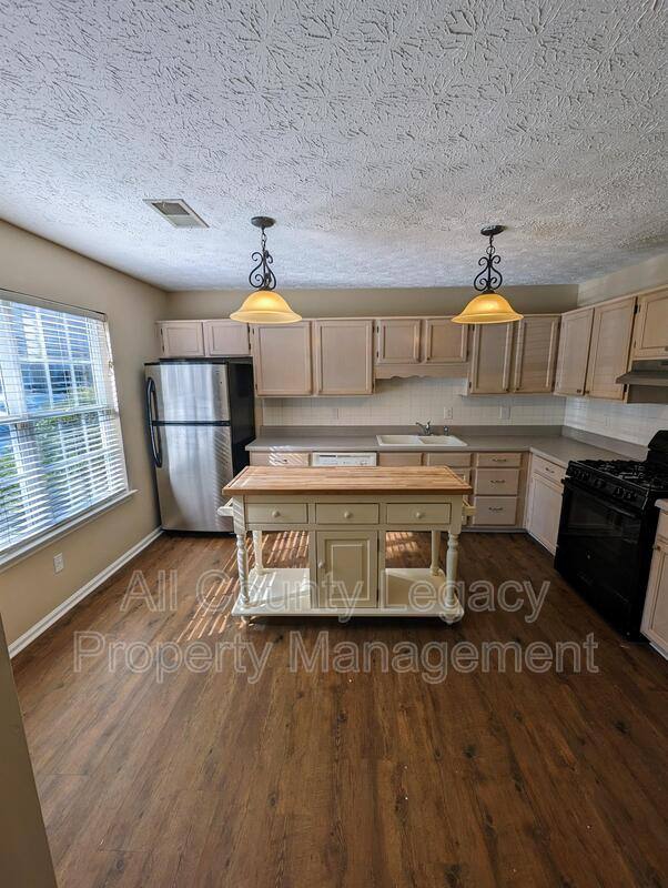 Townhouse for rent at 3757 Meadow Creek Dr, Peachtree Corners, GA 30092