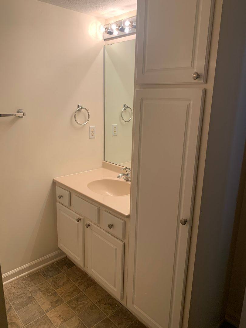 Apartment for rent at 500-530 Inman Parkway, Beloit, WI 53511