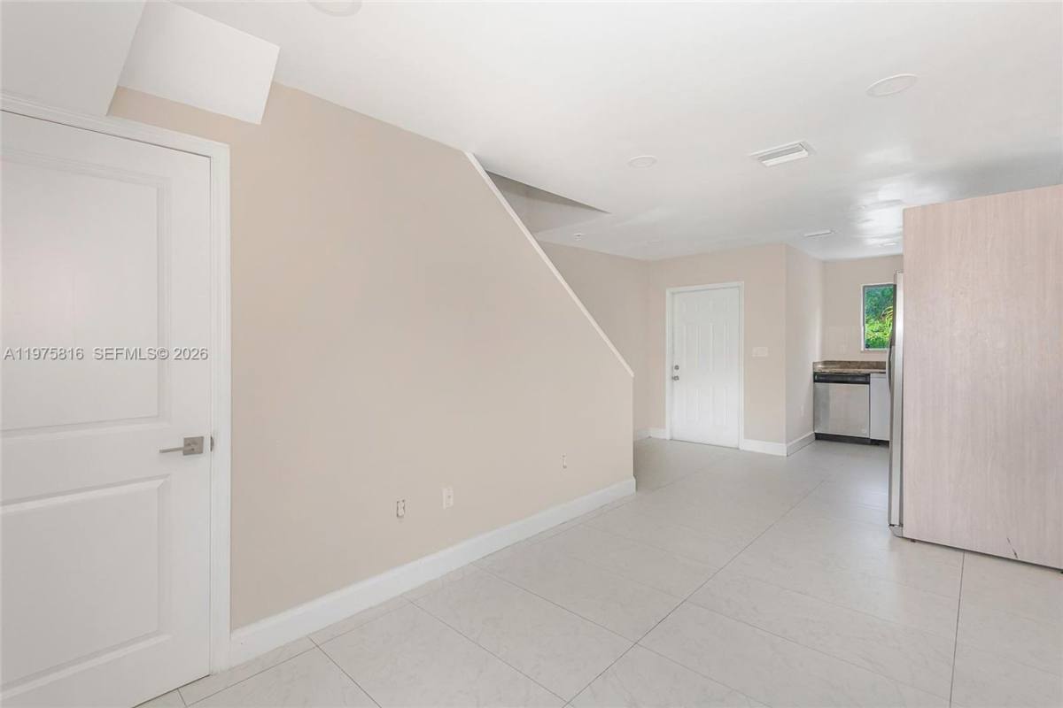 Townhouse for rent at 813 NW 3rd Ave, Fort Lauderdale, FL 33311