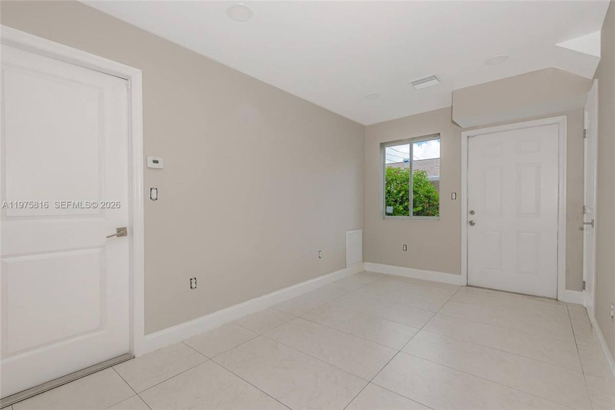 Townhouse for rent at 813 NW 3rd Ave, Fort Lauderdale, FL 33311