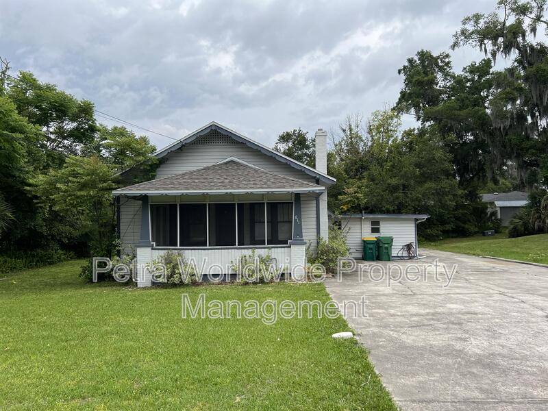 Apartment for rent at 611 E Plymouth Ave #2, Deland, FL 32724