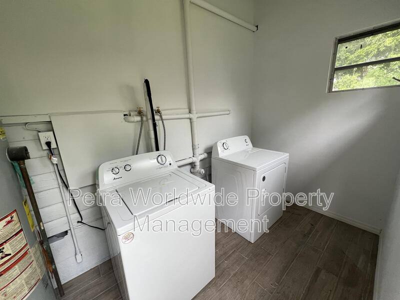 Apartment for rent at 611 E Plymouth Ave #2, Deland, FL 32724