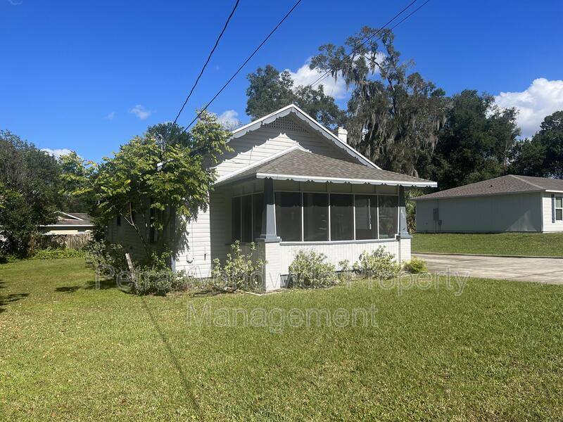 Apartment for rent at 611 E Plymouth Ave #2, Deland, FL 32724
