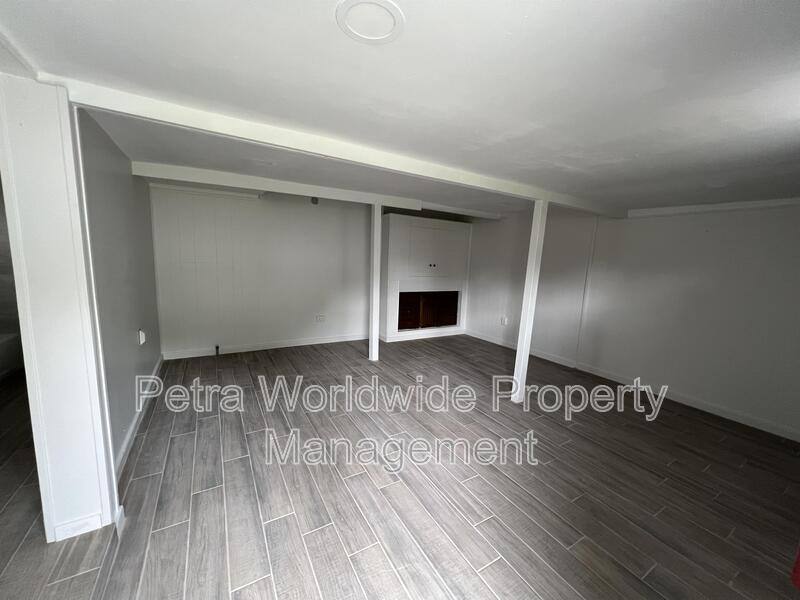 Apartment for rent at 611 E Plymouth Ave #2, Deland, FL 32724
