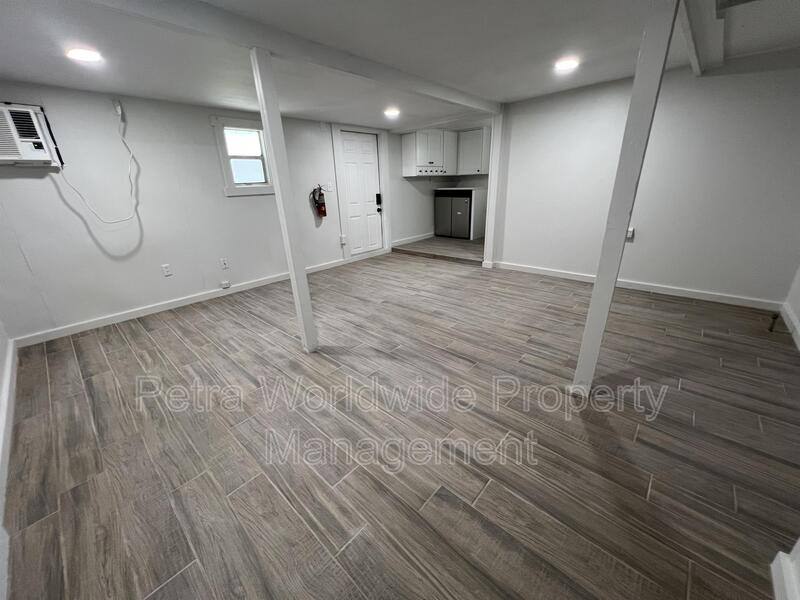 Apartment for rent at 611 E Plymouth Ave #2, Deland, FL 32724