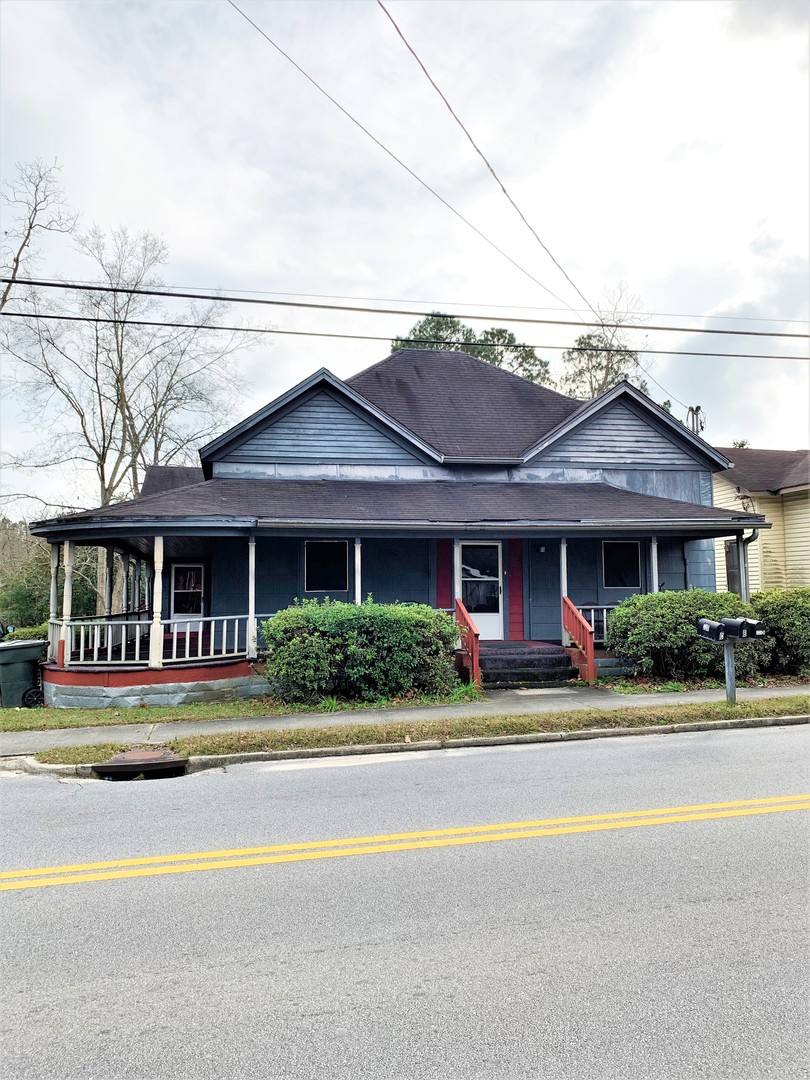 Apartment for rent at 220 E Main St, Statesboro, GA 30458