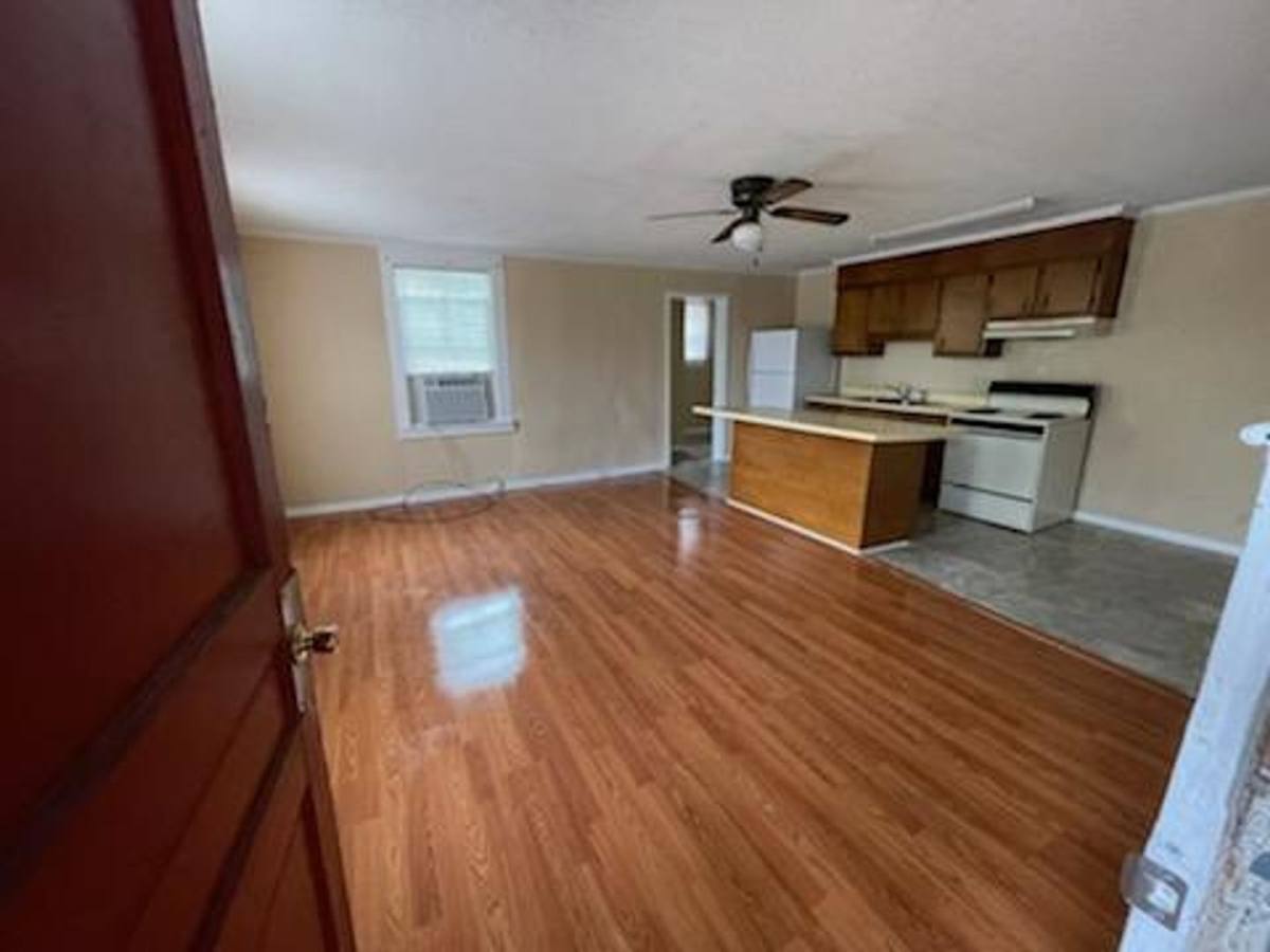 Apartment for rent at 220 E Main St, Statesboro, GA 30458