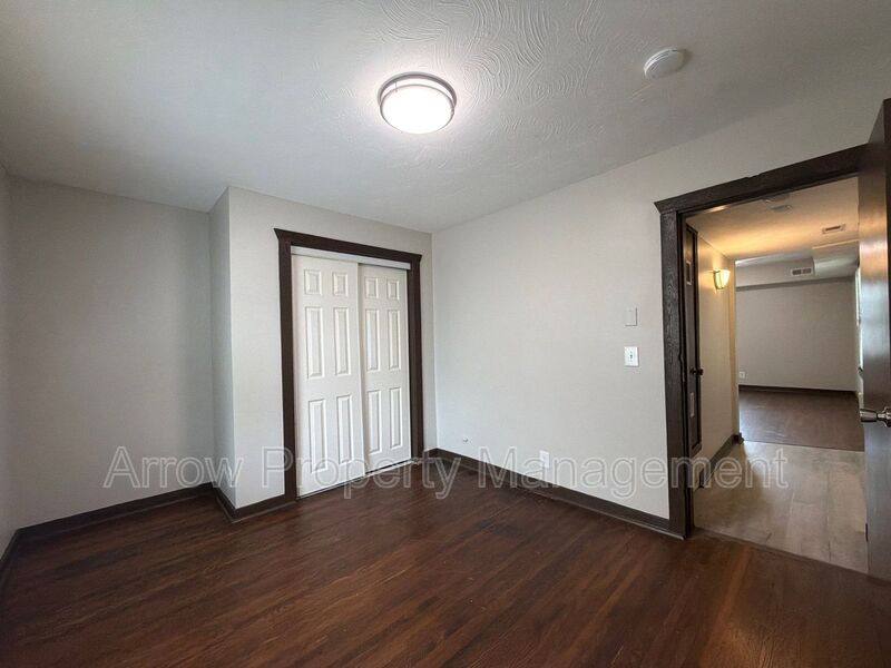Apartment for rent at 2400 R St #3, Lincoln, NE 68503