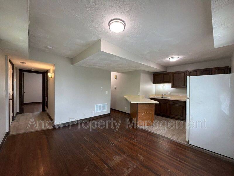 Apartment for rent at 2400 R St #3, Lincoln, NE 68503