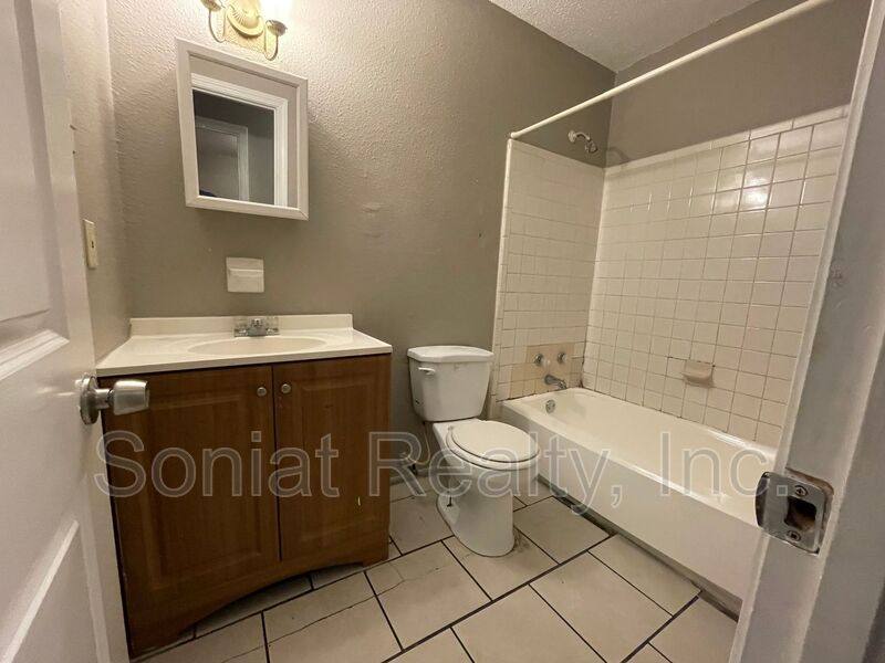 Apartment for rent at 15514 Dwyer Blvd, New Orleans, LA 70129