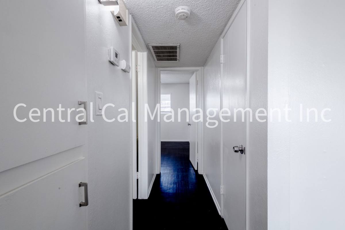 Apartment for rent at 932 Day Ave, Bakersfield, CA 93308