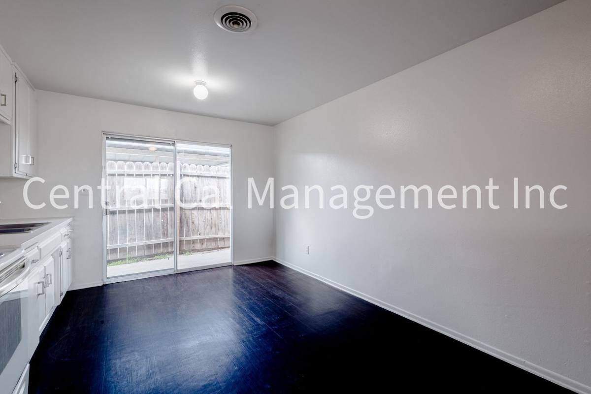 Apartment for rent at 932 Day Ave, Bakersfield, CA 93308