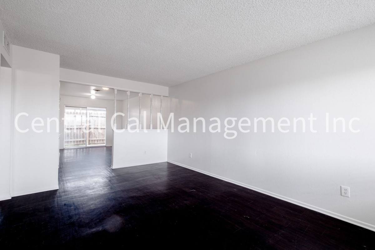 Apartment for rent at 932 Day Ave, Bakersfield, CA 93308