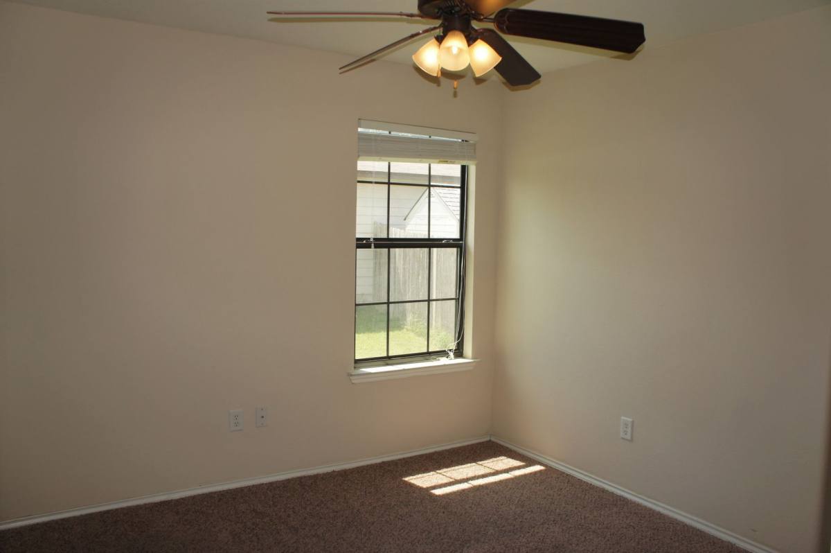 House for rent at 224 Wildwood Dr, Georgetown, TX 78633