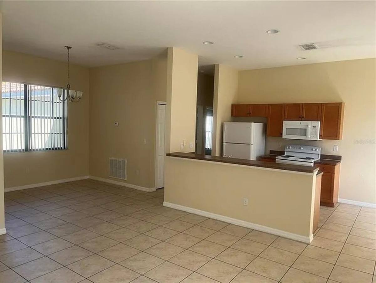 House for rent at 404 Cinnamon Dr, Kissimmee, FL 34759