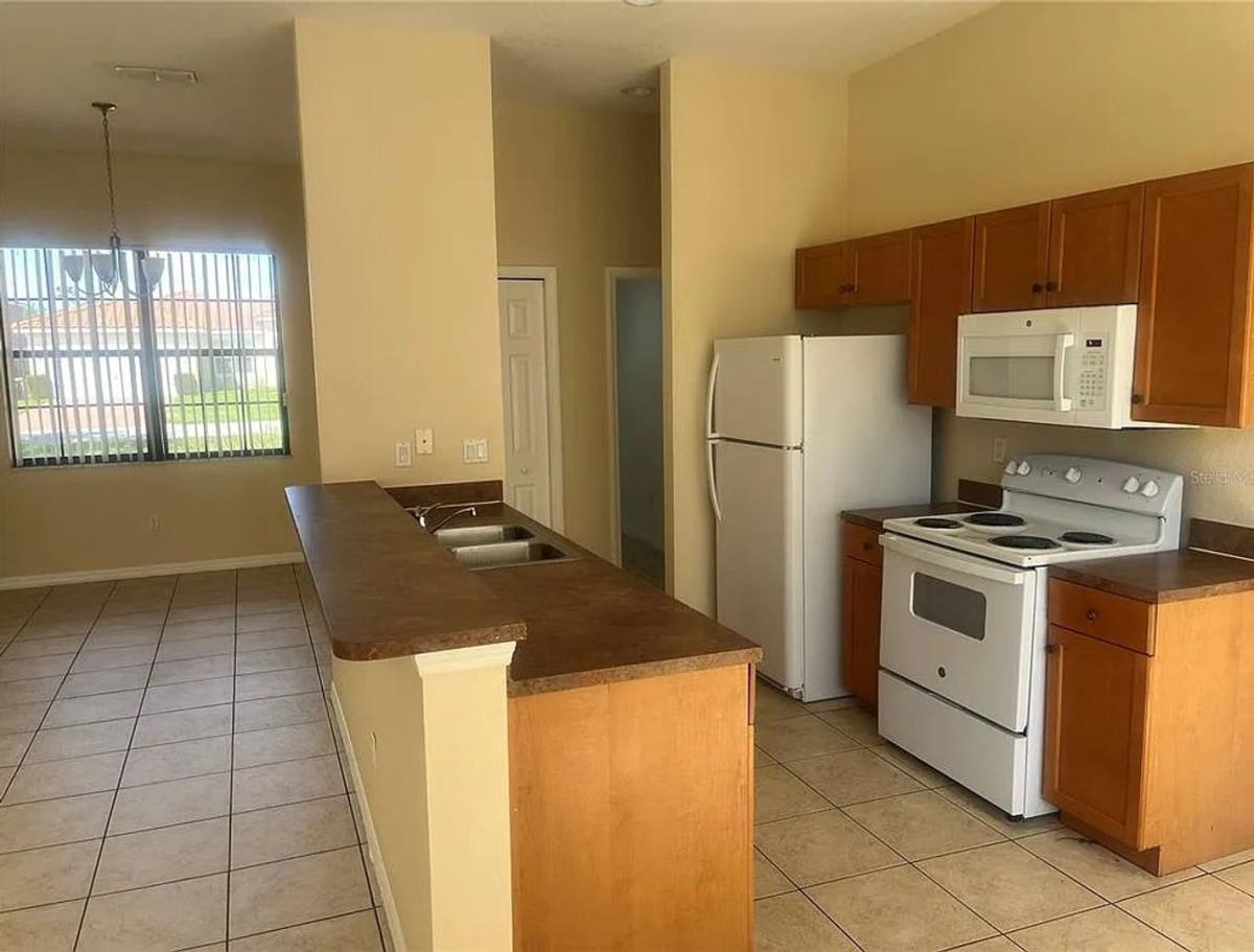 House for rent at 404 Cinnamon Dr, Kissimmee, FL 34759