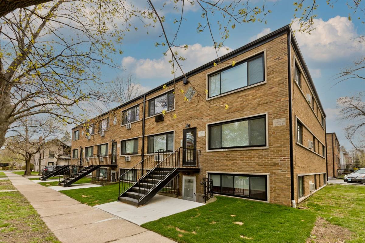 Apartment for rent at 129 Franklin St #4, Waukegan, IL 60085
