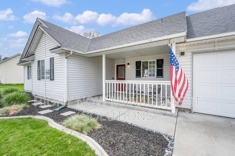 House for rent at 10563 W Stonecrop Dr, Star, ID 83669