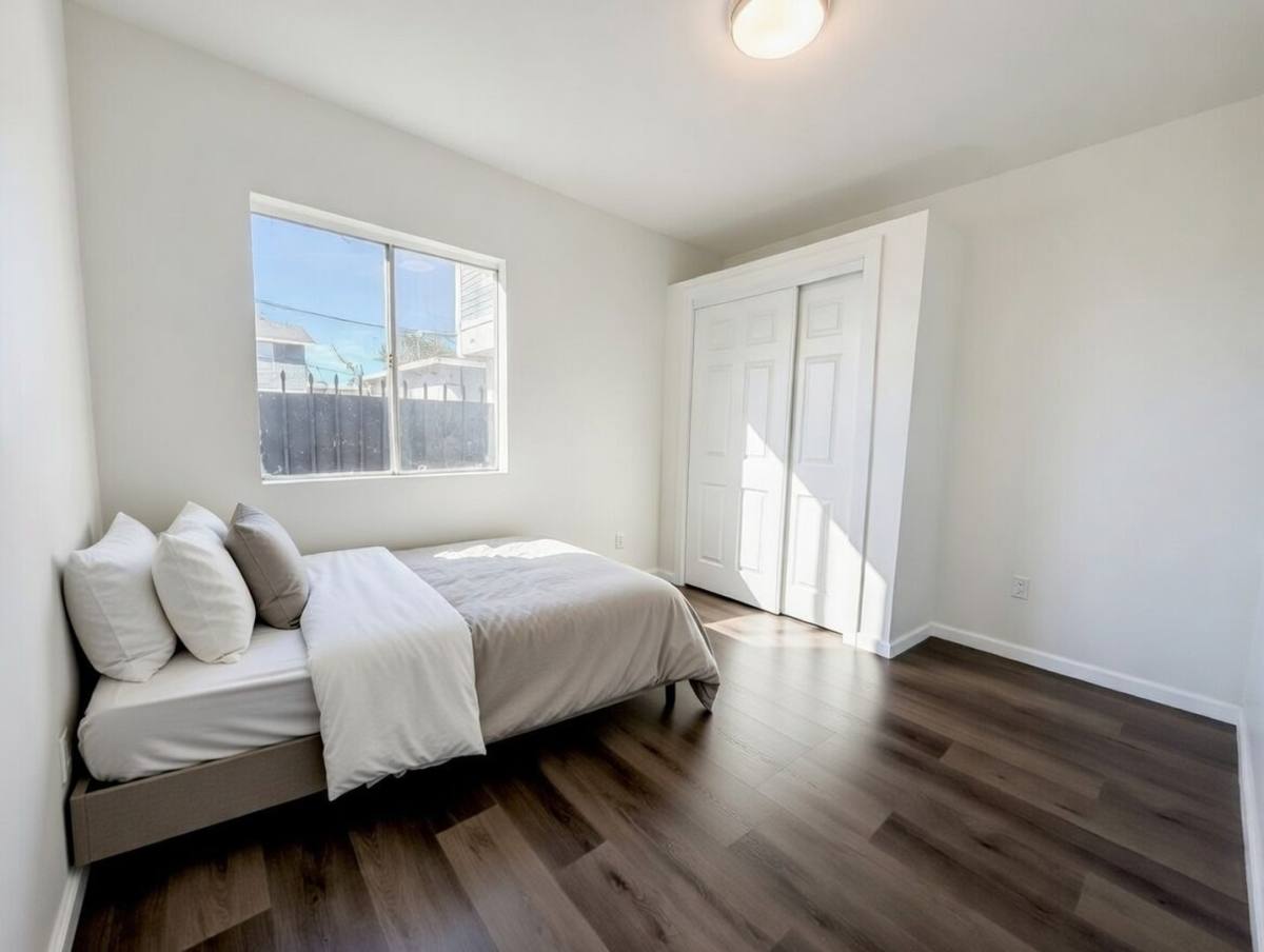 Townhouse for rent at 1109 Exposition Blvd, Los Angeles, CA 90007