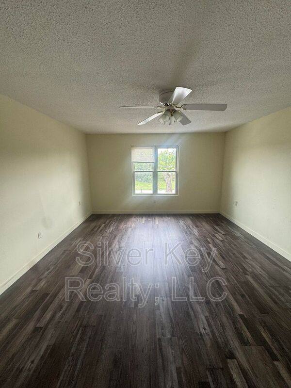 Apartment for rent at 114 Old Athens Pike #2F, Sweetwater, TN 37874