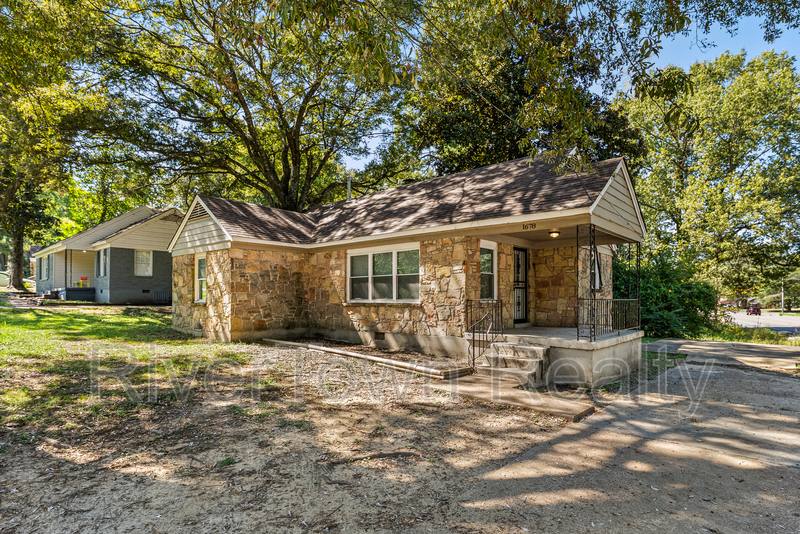 House for rent at 1678 Alta Vista Ave, Memphis, TN 38127