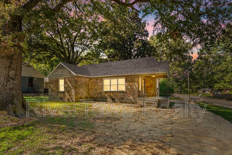 House for rent at 1678 Alta Vista Ave, Memphis, TN 38127