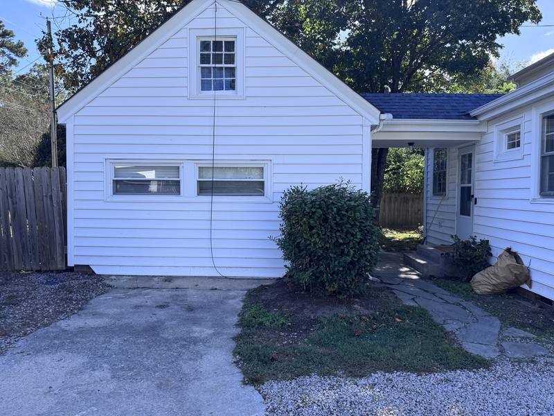 Apartment for rent at 1105 W Rock Spring Rd #B-APT, Greenville, NC 27858
